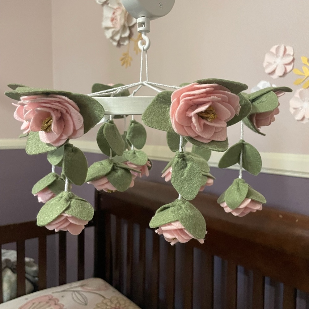 Crib mobile - Picture 2 of 3